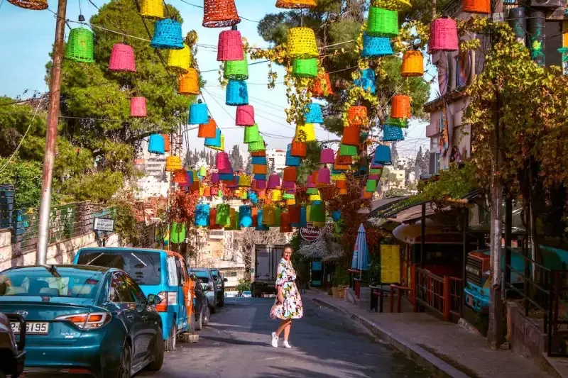 Rainbow Street Amman: La Strada Più Incantevole in Giordania